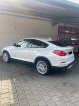 BMW X4 xDrive20d  - BMW X4 in Köln