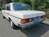 Mercedes-Benz 200 - Mercedes-Benz 200 in Nürnberg