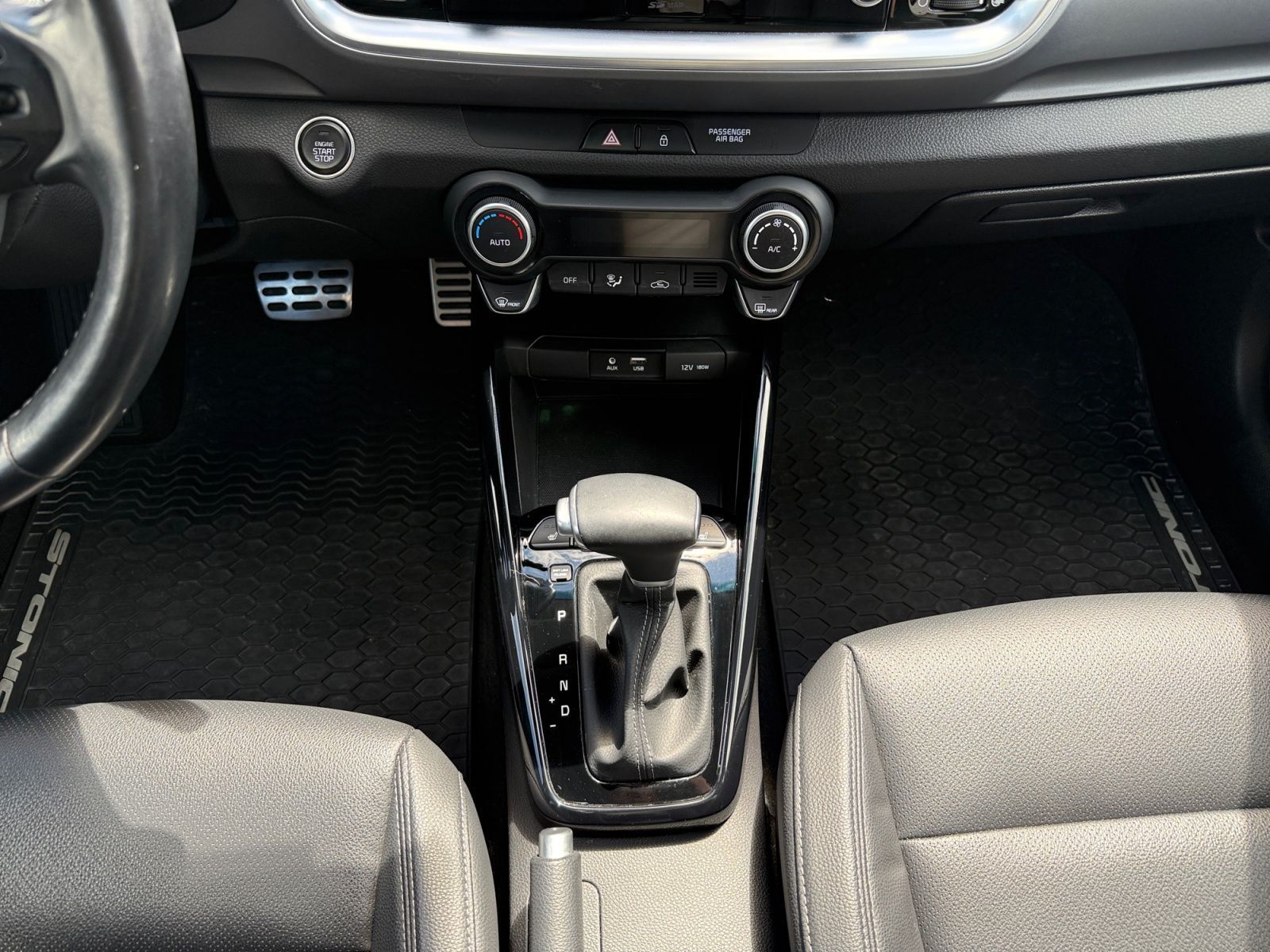 Fahrzeugabbildung Kia Stonic 1.0 T-GDI Platinum Edition PANO RFK LEDER