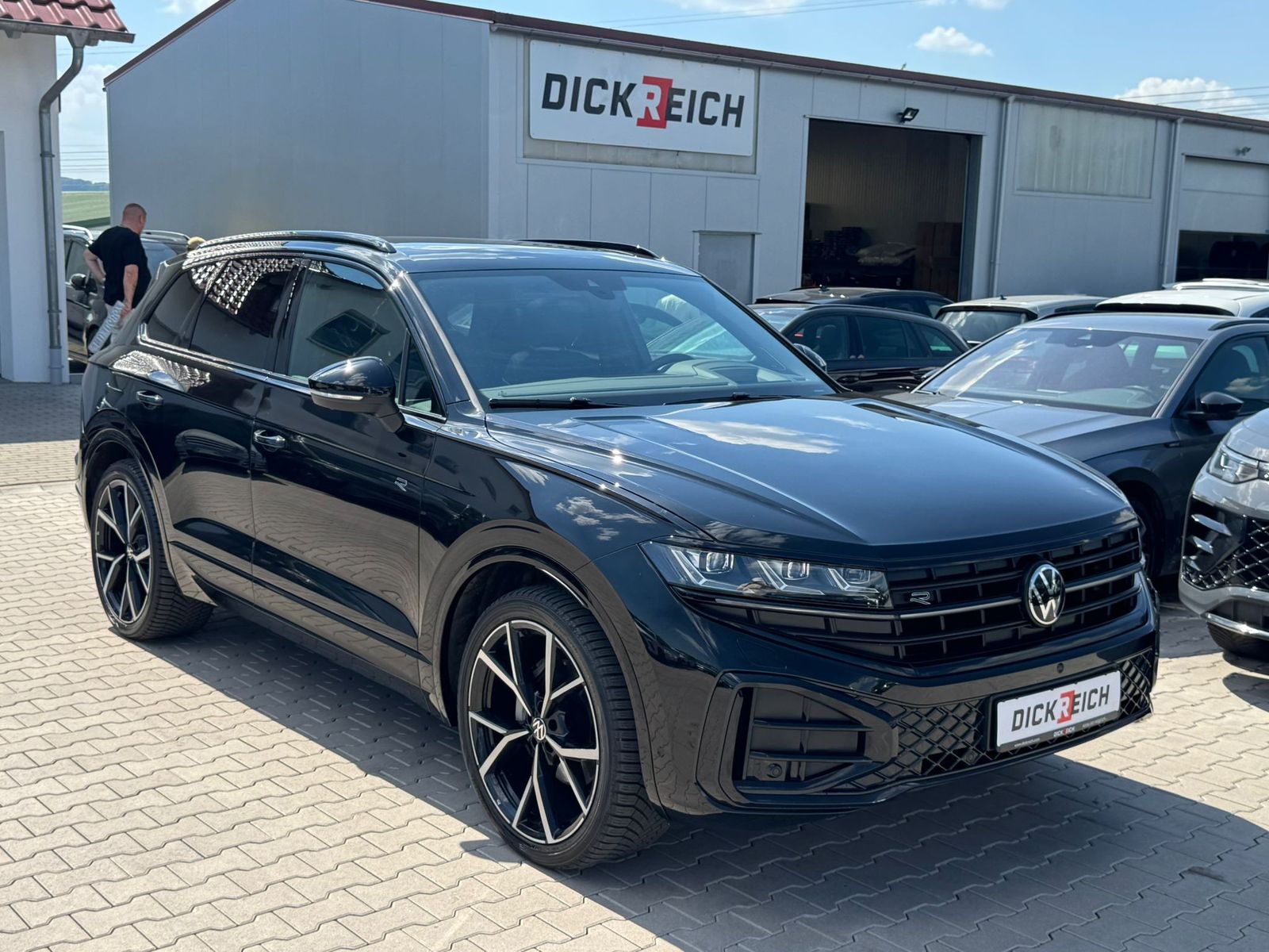 Fahrzeugabbildung Volkswagen Touareg 3.0TDI 4M R-Line VOLL Black 22" UPE 114T
