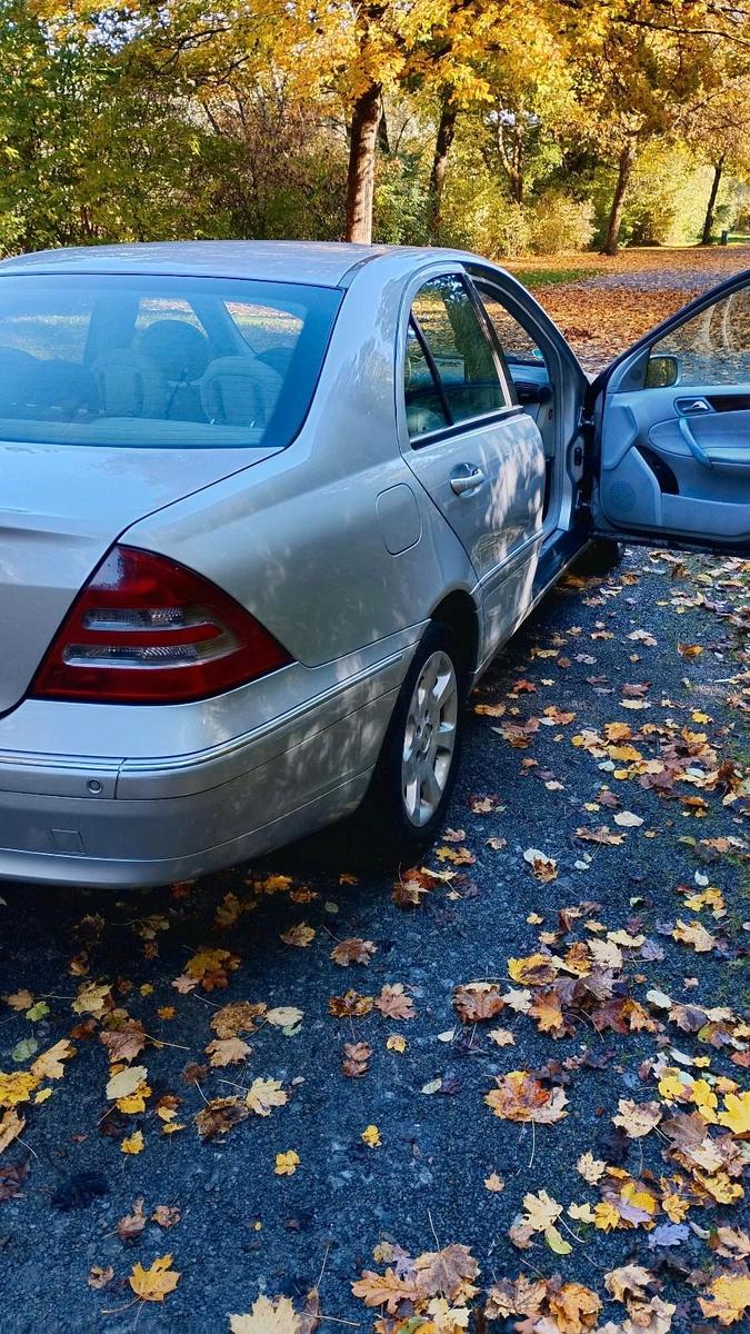 Mercedes-Benz C 220