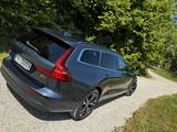 Volvo V60 B4 D AutoCore,Sitzheizg,Lichtpaket,Keyless  - Volvo V60 Hybrid (Diesel/Elektro)