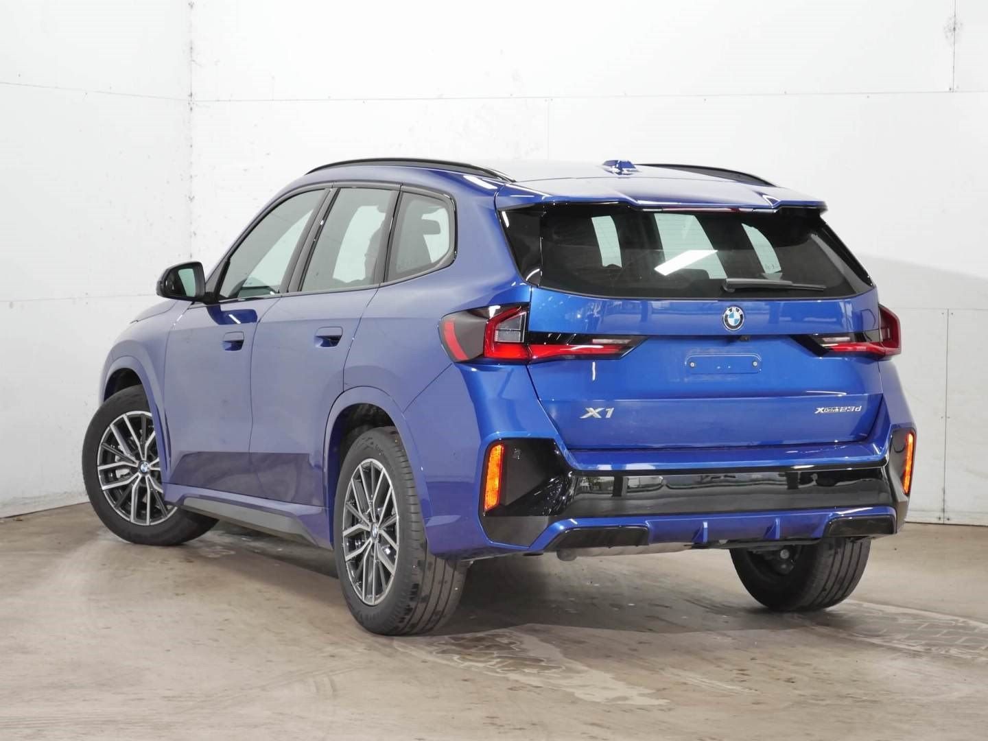 BMW X1 xDrive23d M Sport ParkingAssist Plus Anhänger foto 4