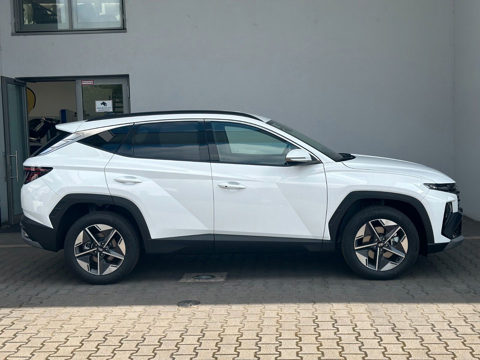 Fahrzeugabbildung Hyundai Tucson Trend Hybrid 1.6l 215PS Navi/Krell!