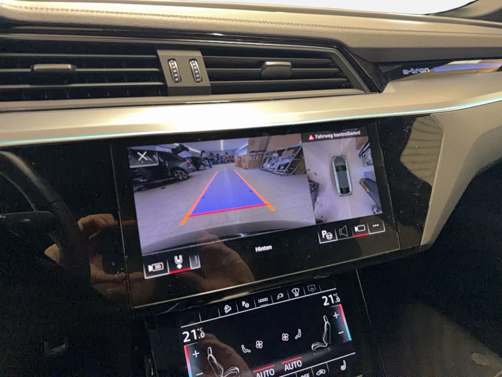 Audi Q8 e-tron - Bild 15