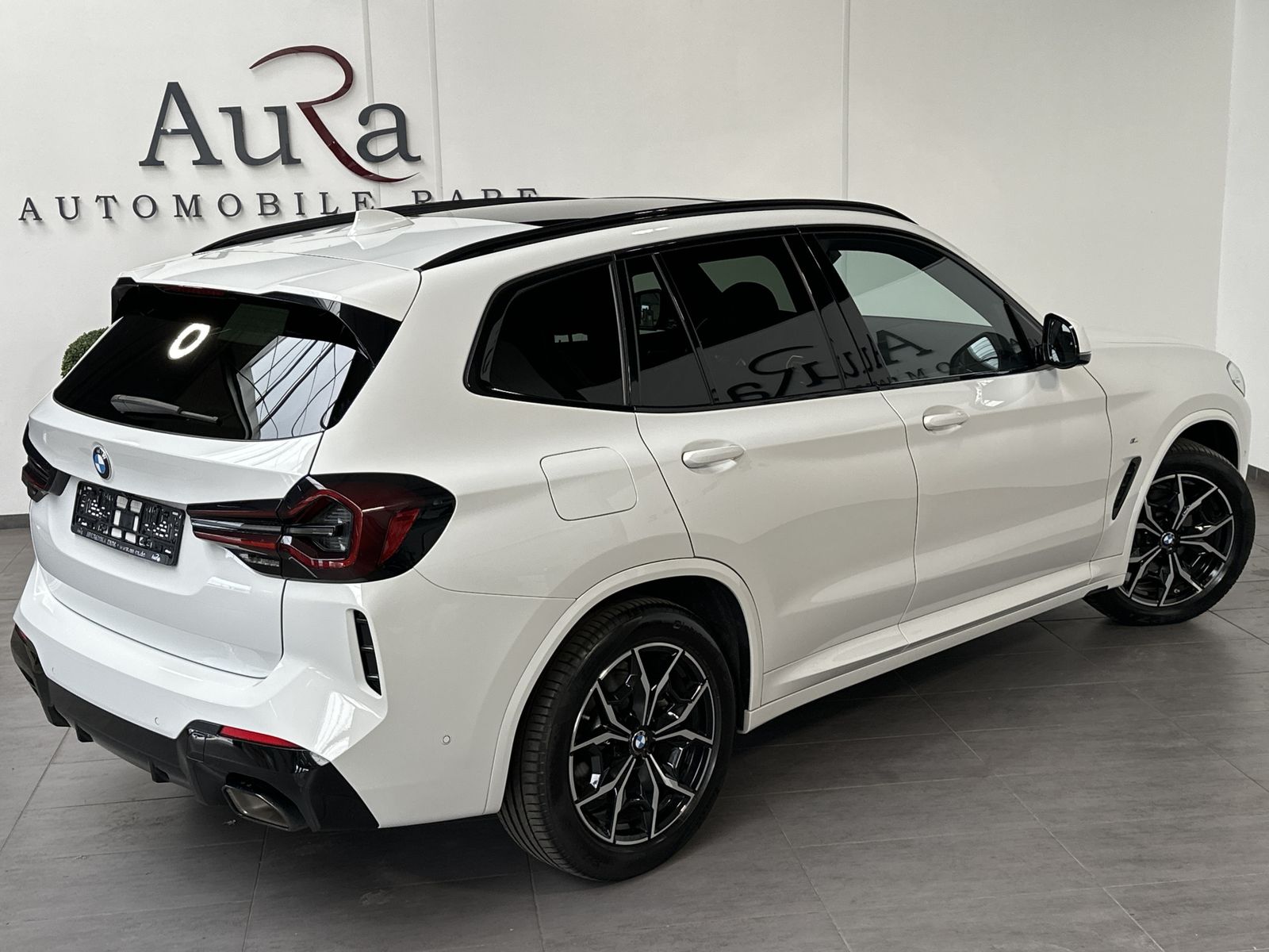 Fahrzeugabbildung BMW X3 xDrive20d M-Sport NAV+LASER+PANO+HUD+KAM+19ZO