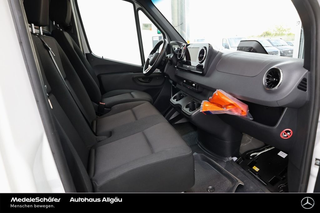 MERCEDES-BENZ Sprinter 2025