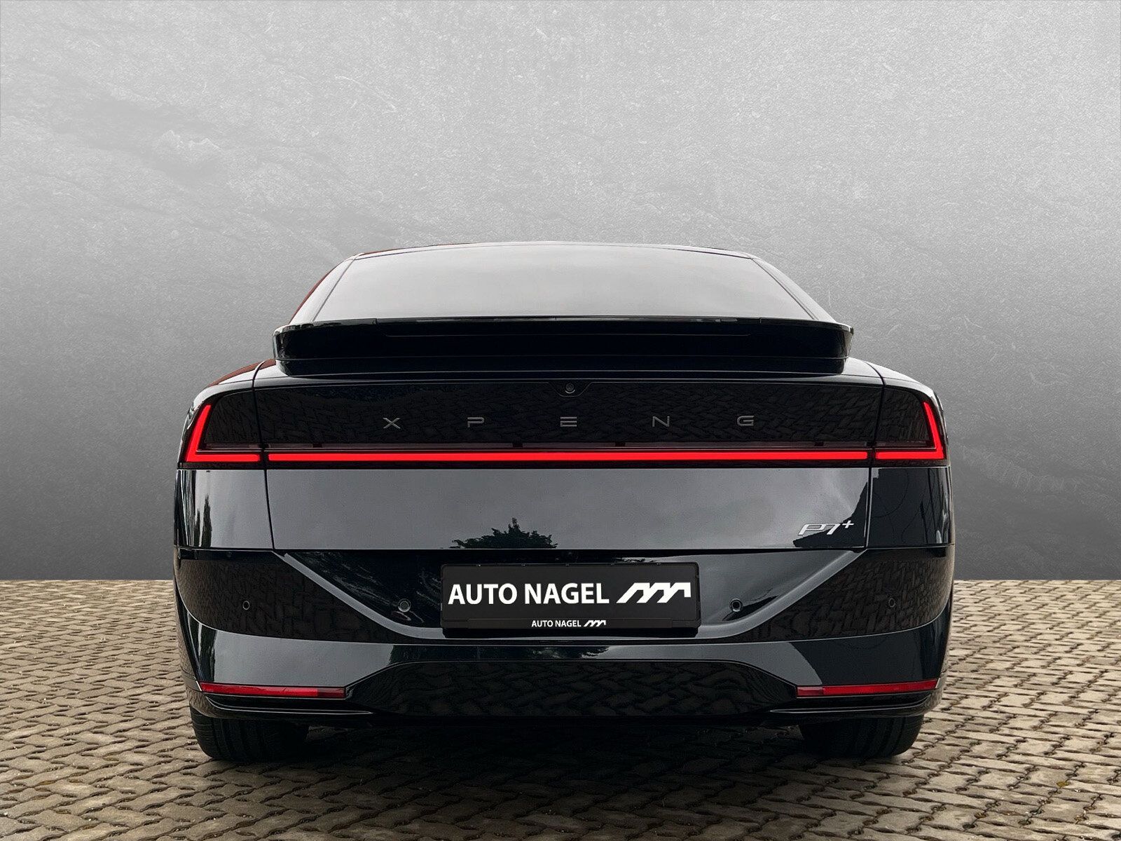 XPENG P7