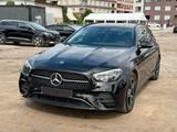 Mercedes-Benz E 300 de T-Modell AMG Line Exterieur - Hybrid (Diesel/Elektro): Schwarz, Schiebedach
