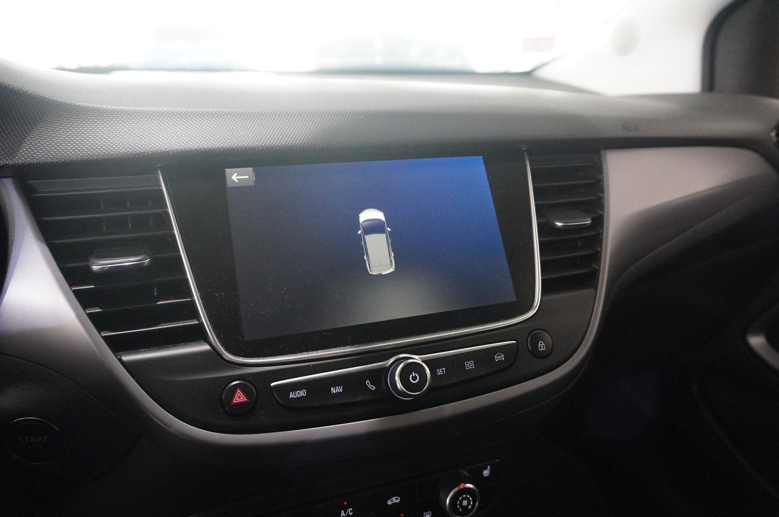 Fahrzeugabbildung Opel Crossland X 1.2 NAVI/LED/SHZ/LHZ/ALU/TEMPOMAT