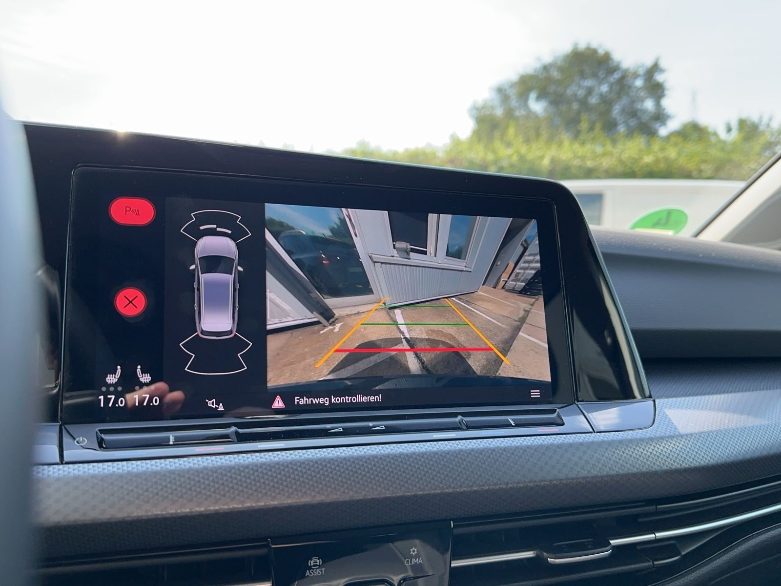 Fahrzeugabbildung Volkswagen Golf VIII Variant eTSI Active DSG NAVI LED AppCo