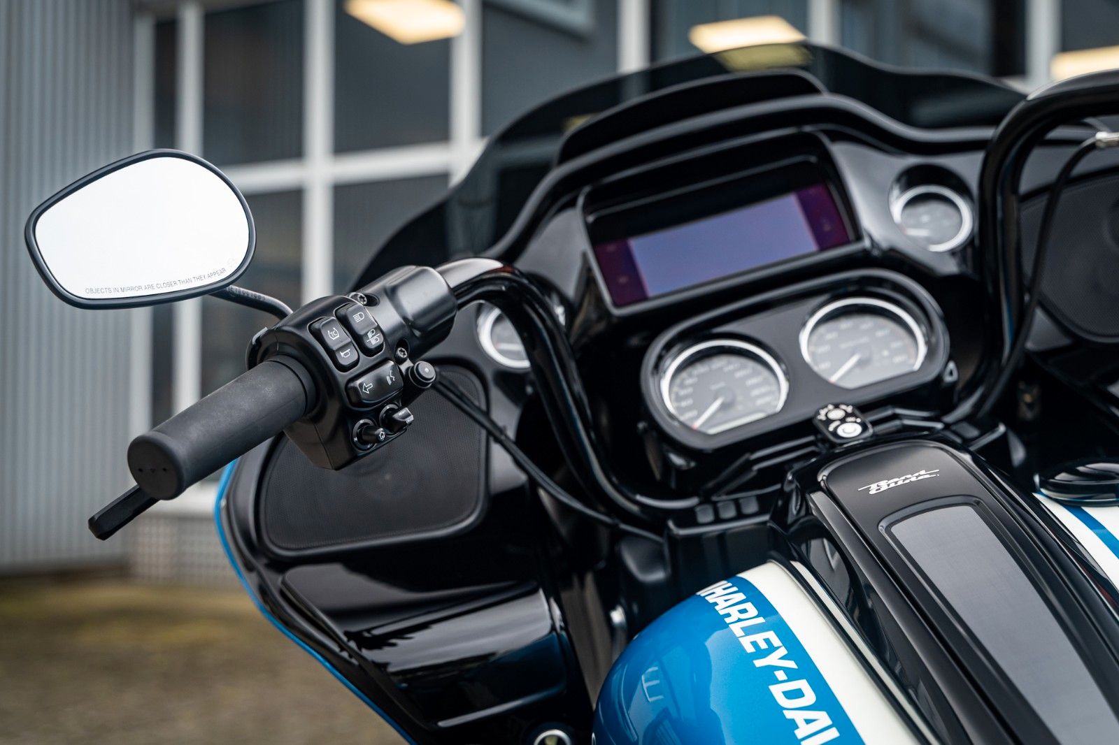 Fahrzeugabbildung Harley-Davidson FLTRXST Road Glide ST "Fast Johnnie" - Custom