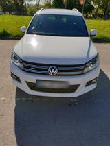Volkswagen tiguan r line 2014 - Volkswagen Tiguan mit Diesel-Antrieb: Limousine, Automatik