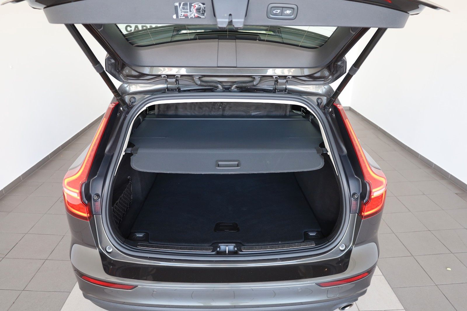 Fahrzeugabbildung Volvo V60 Momentum Pro,Navi,LED,SH,Kamera,DAB,