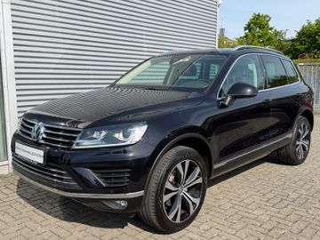 Volkswagen Touareg - 1