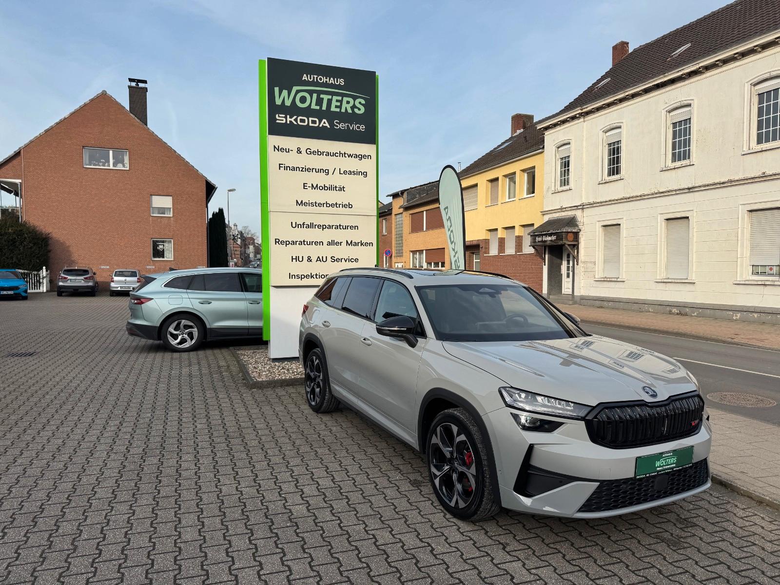 Skoda Kodiaq RS 4X4, 7 Sitzer, PANO, AHK, HEAD UP