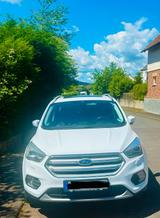 Ford Kuga  Gepflegter SUV mit Panorama-Dach - Ford Kuga mit Benzin-Antrieb: Panorama Dach