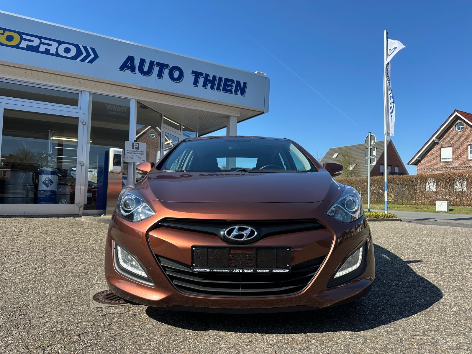 Fahrzeugabbildung Hyundai i30 1.4 Intro Edition Shzg/GJR/Klimaautom/LM16"