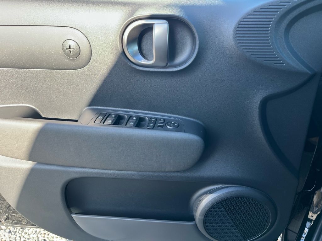 Fahrzeugabbildung Hyundai INSTER TREND ELEKTRO 2WD SHZ LHZ NAVI KAMERA PDC