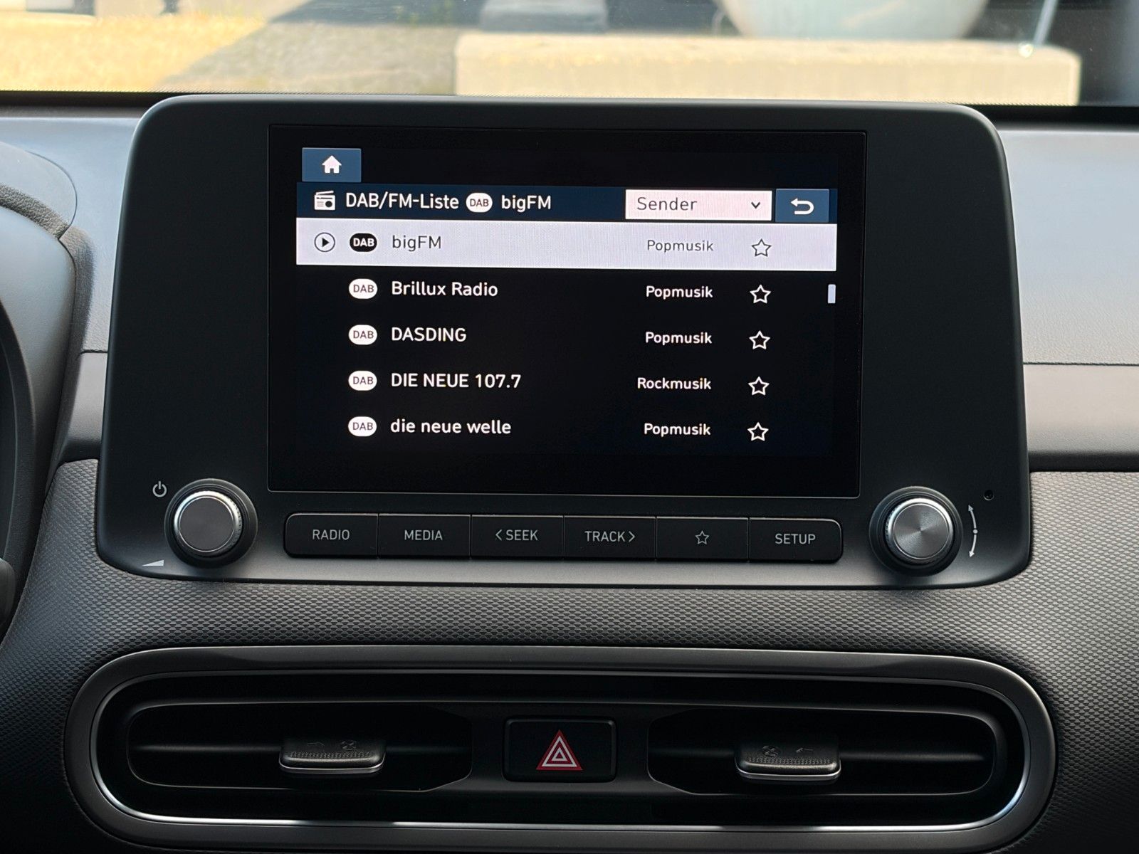 Fahrzeugabbildung Hyundai KONA E Select 2WD ACC PDC CAM LHZ SHZ CarPlay