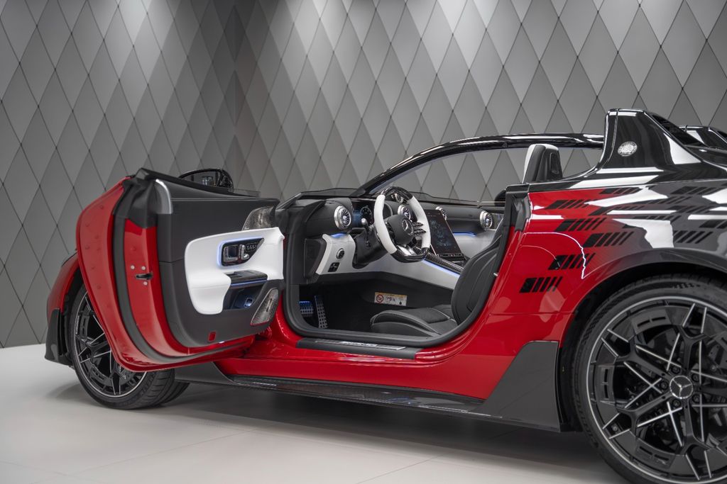 AMG PURESPEED RED/BLACK 2026 - Bild 14