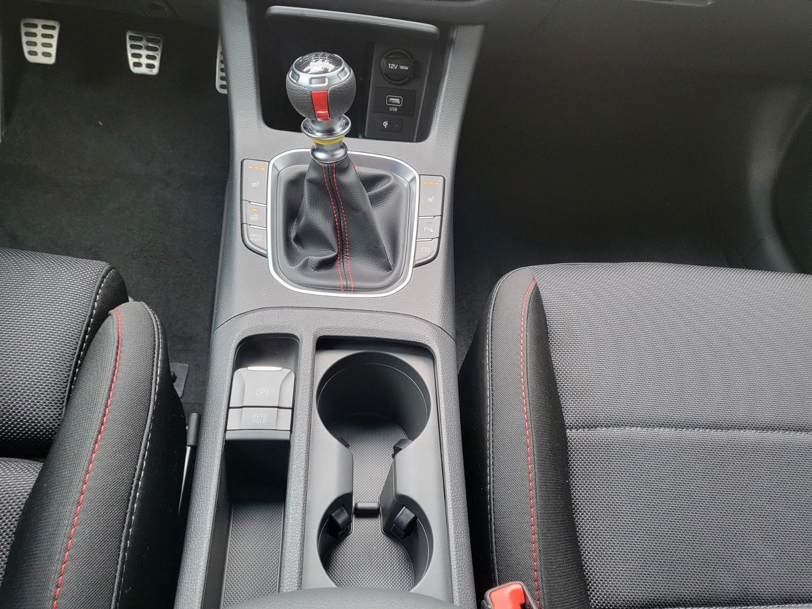 Fahrzeugabbildung Hyundai i30 1.5 T-GDI M/T (48V) N-LINE NAVI ASSI PANO