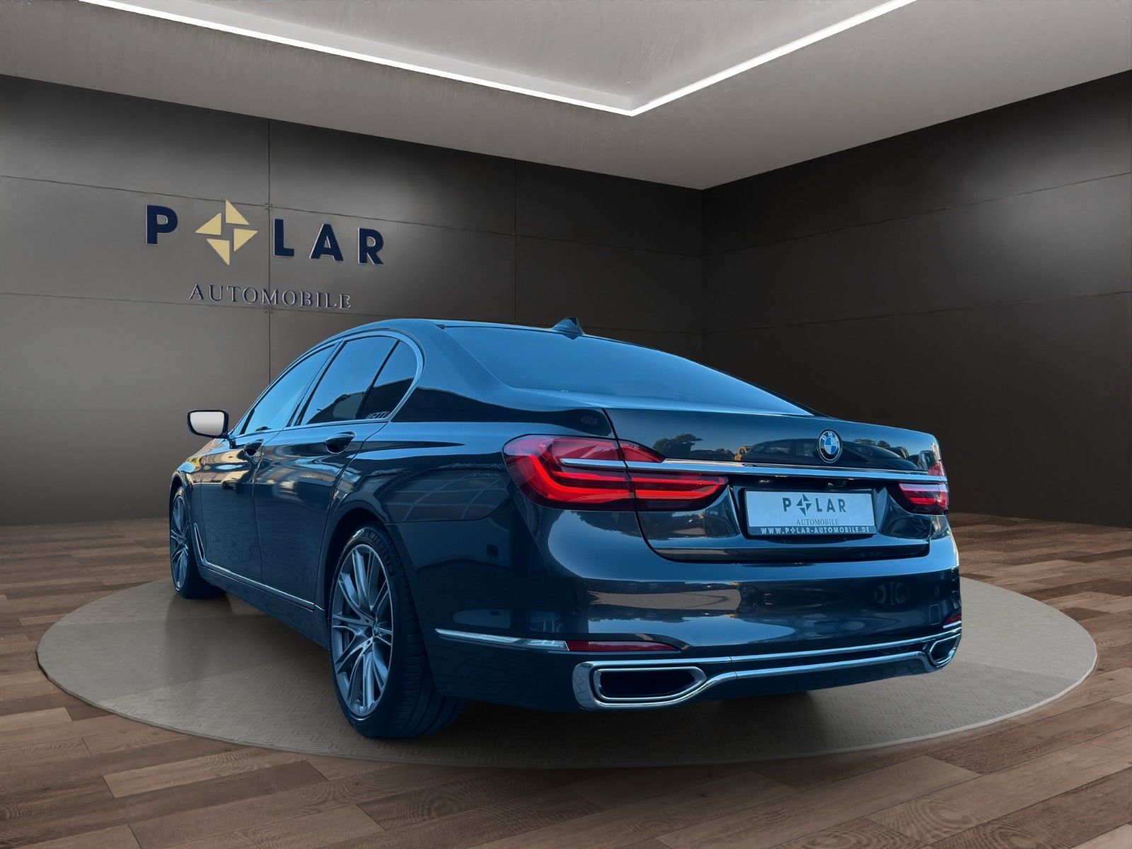 Fahrzeugabbildung BMW 750i xDrive*StHeiz*B&W*Head-Up*Schiebedach*Laser