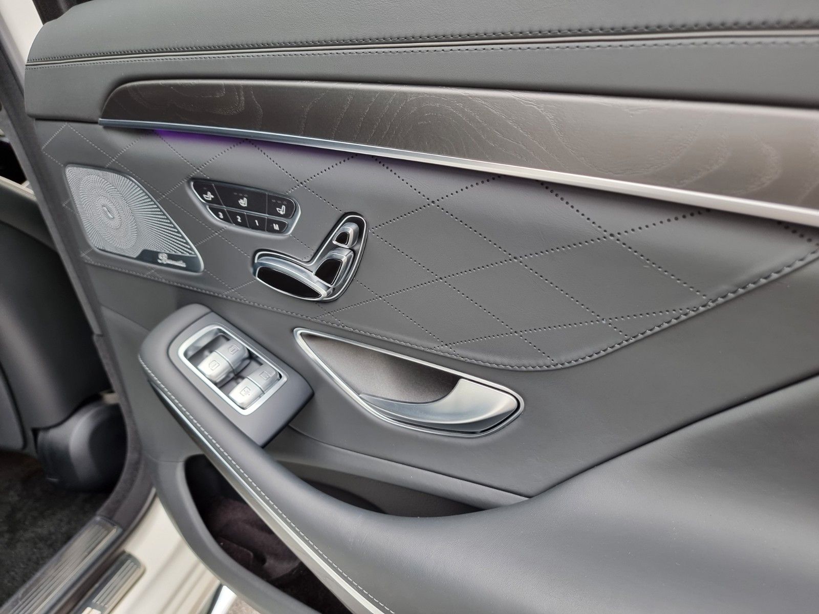 Fahrzeugabbildung Mercedes-Benz S 63 AMG/Facelift ohne OPF/Erstlack/Sammler