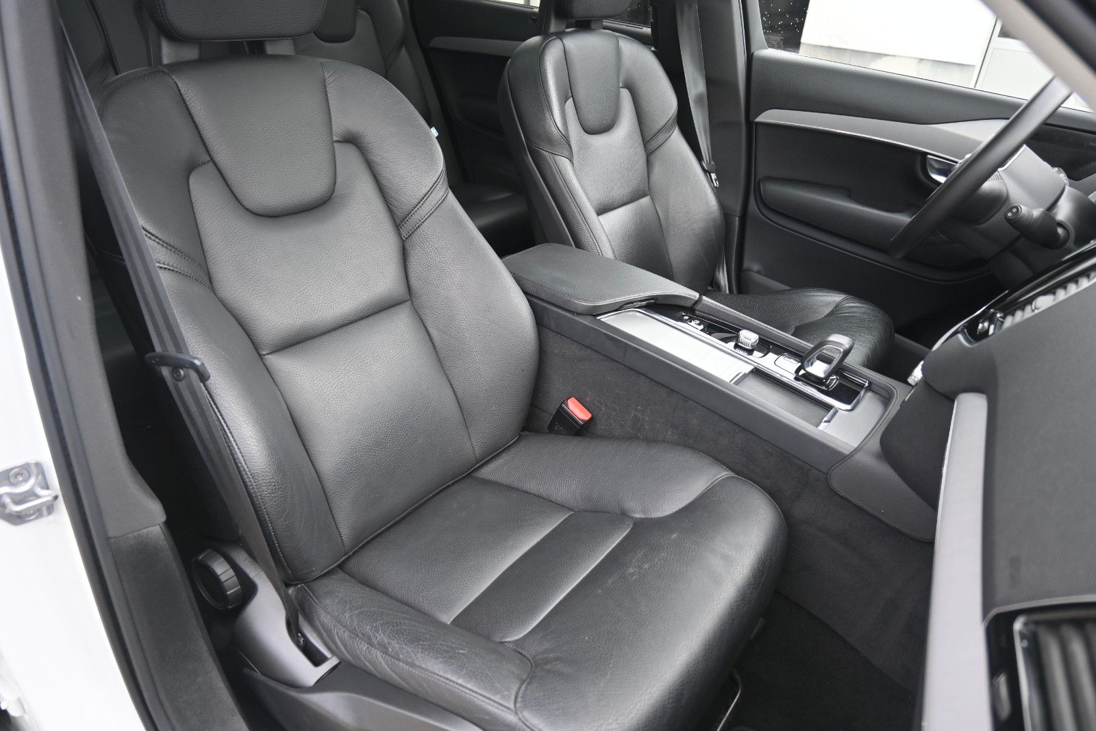 Fahrzeugabbildung Volvo XC90 T8 AWD RC Inscription Expression*RFK*PANO*