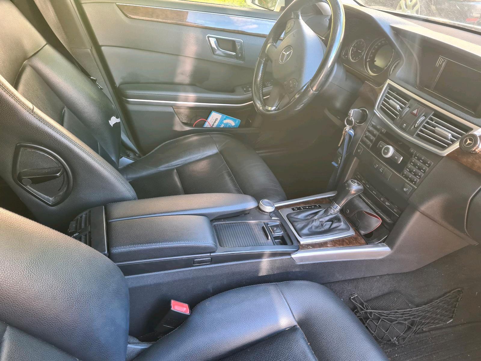 Mercedes-Benz E200 2010 — photo 6