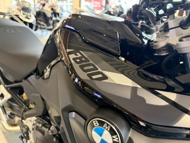 Fahrzeugabbildung BMW F 800 GS Triple Black 3 Pakete