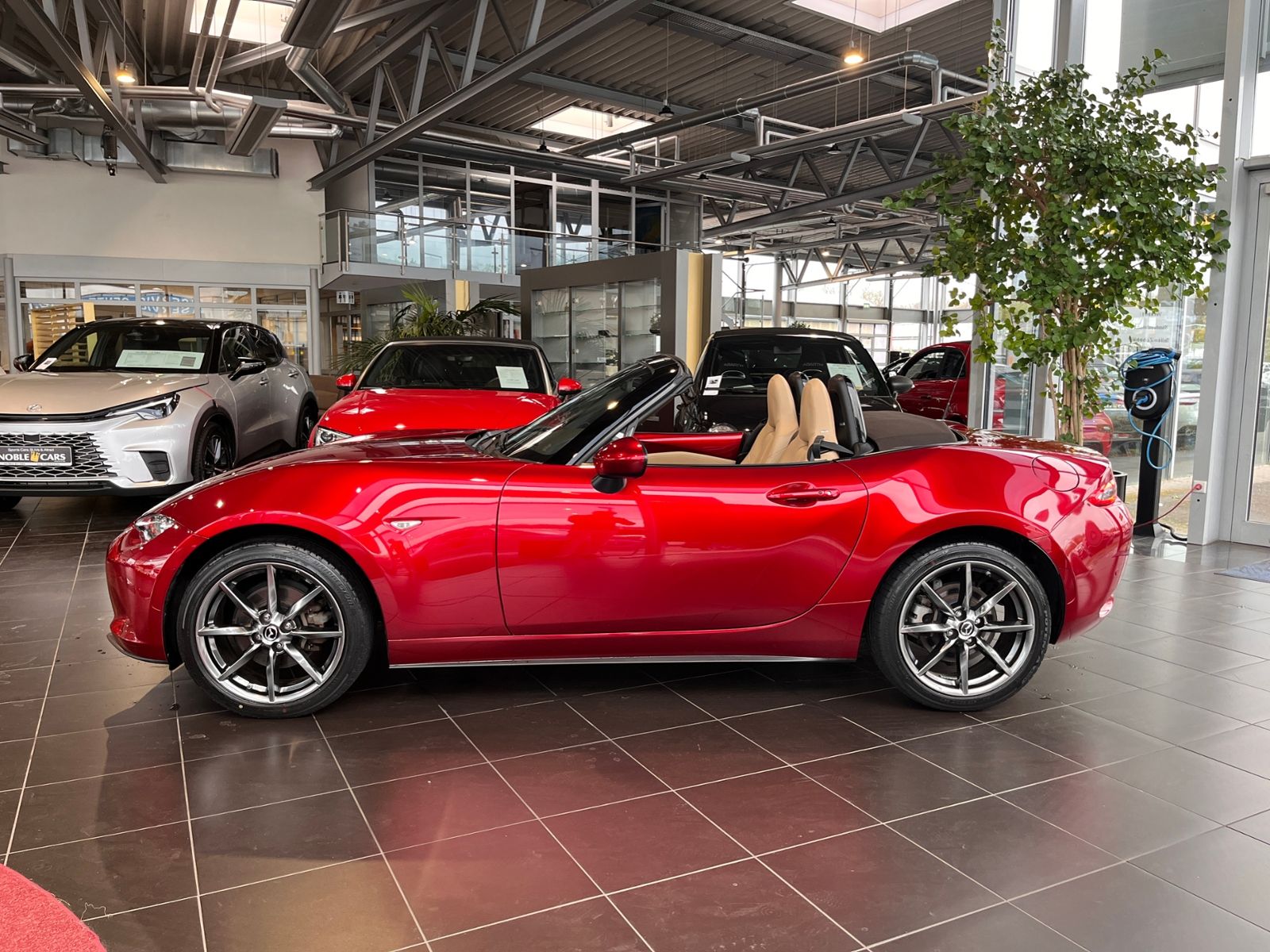 Fahrzeugabbildung Mazda MX-5 Selection KLIMA LED NAVI LEDER
