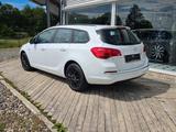 Opel Astra J Sports Tourer Selection - Opel Astra: Selection
