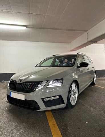 Skoda Octavia 2.0 TDI DSG 4x4 RS Combi RS **TÜV 07/26