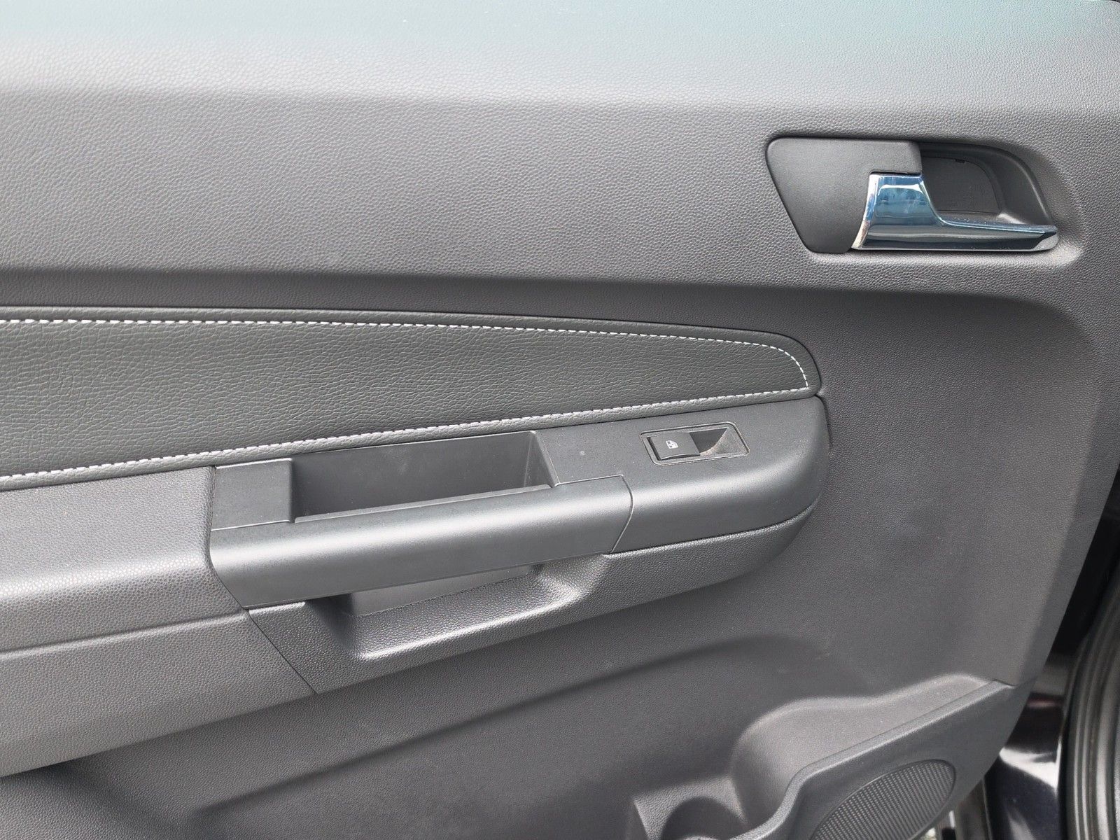 Fahrzeugabbildung Opel Zafira B Innovation "110 Jahre" 7-Sitzer 1.Hand