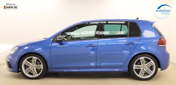 Volkswagen Golf - 8