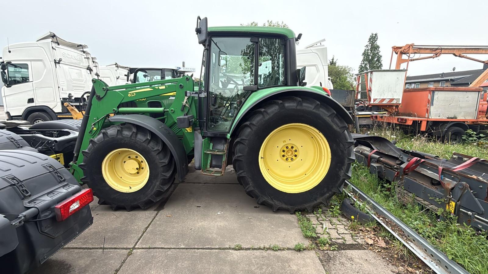 John Deere 6430