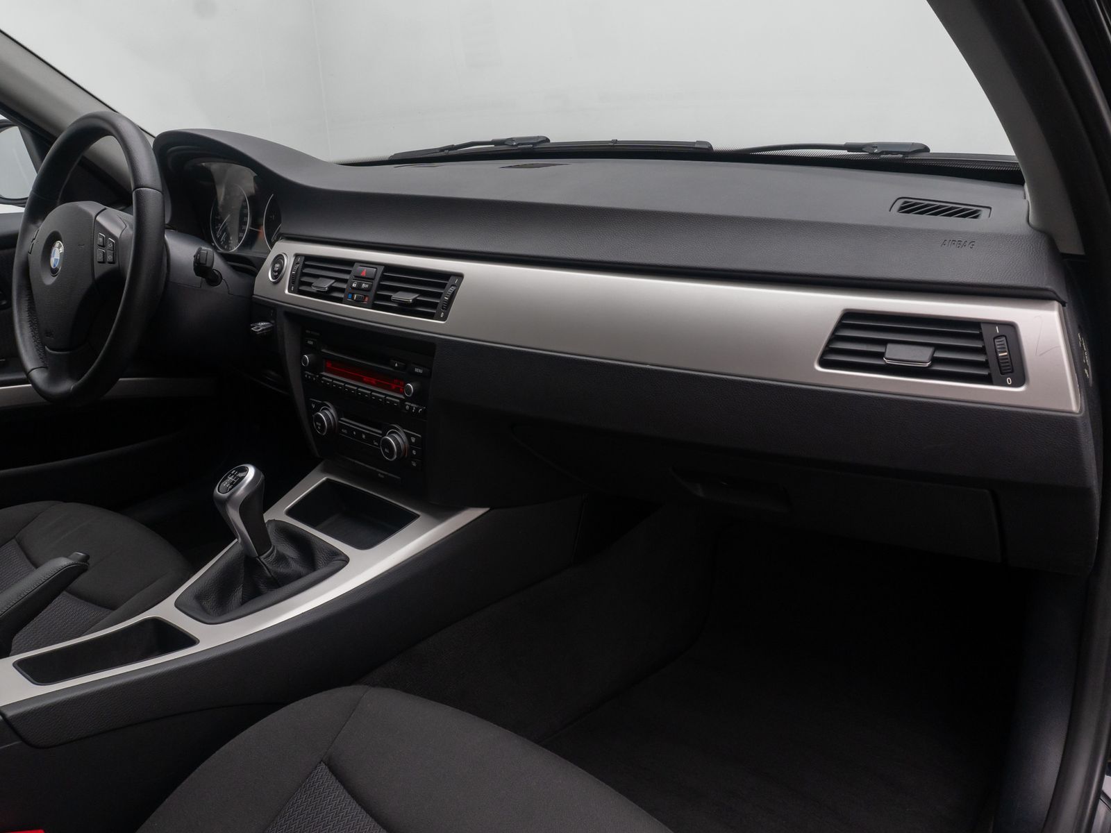 Fahrzeugabbildung BMW 318d GeschwindigReg PDC KlimaAut Freischprech