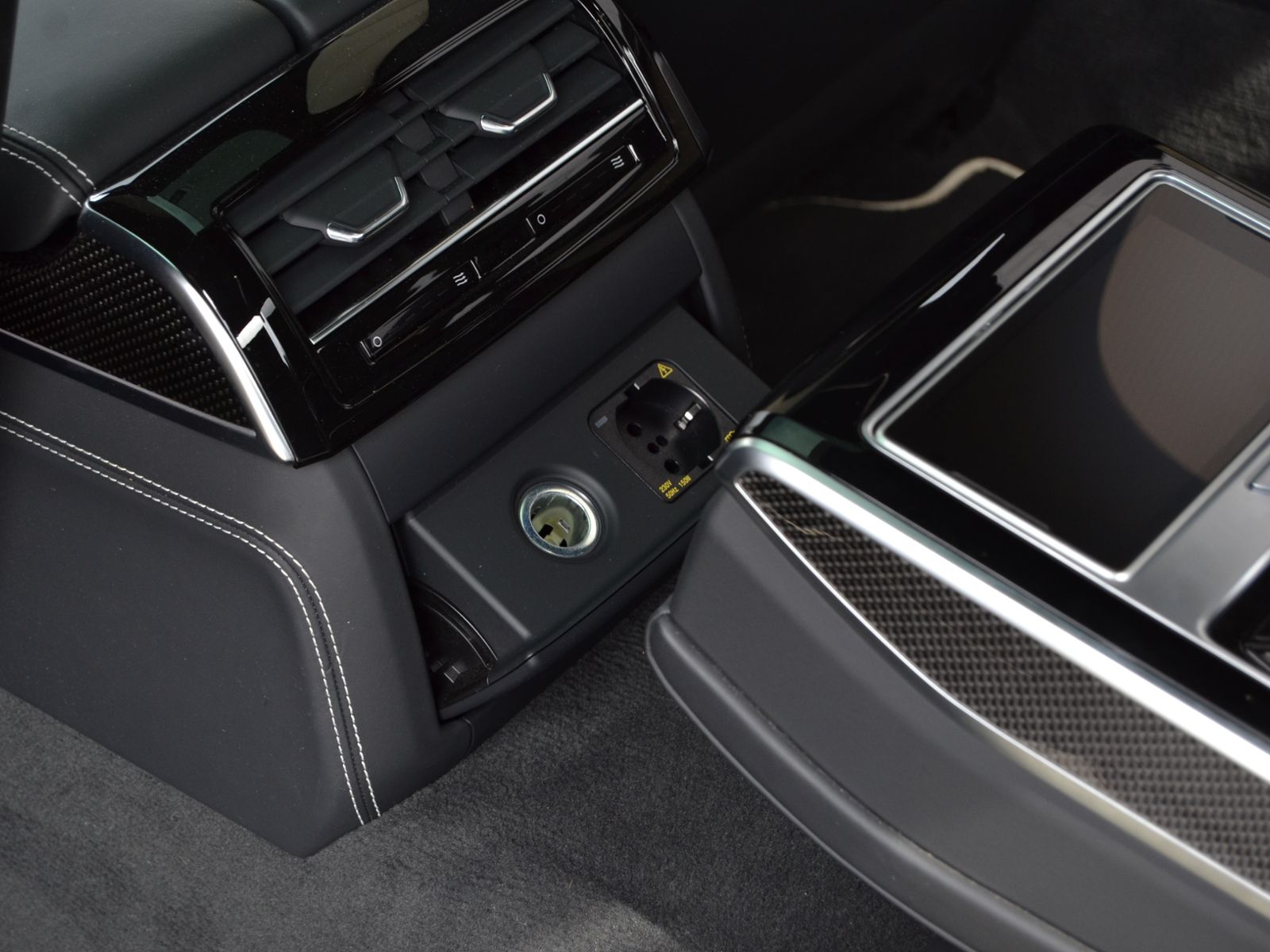 S8 4.0 TFSI 787 PS VOLL MTM NP:248.263 AHK/21-ZO