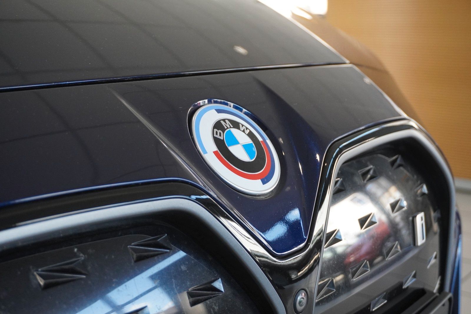 Fahrzeugabbildung BMW i4 Gran Coupe 40 eDrive M-SPORT NAVI/LED/360°/SH