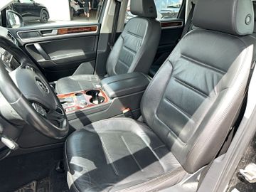Volkswagen Touareg - 11