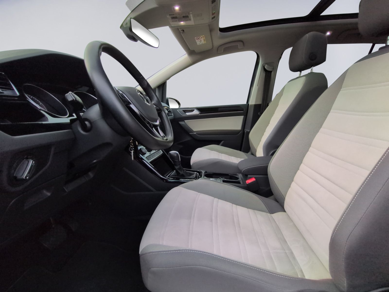 Touran 1.5 TSI DSG Highline PANO/DYNAUDIO