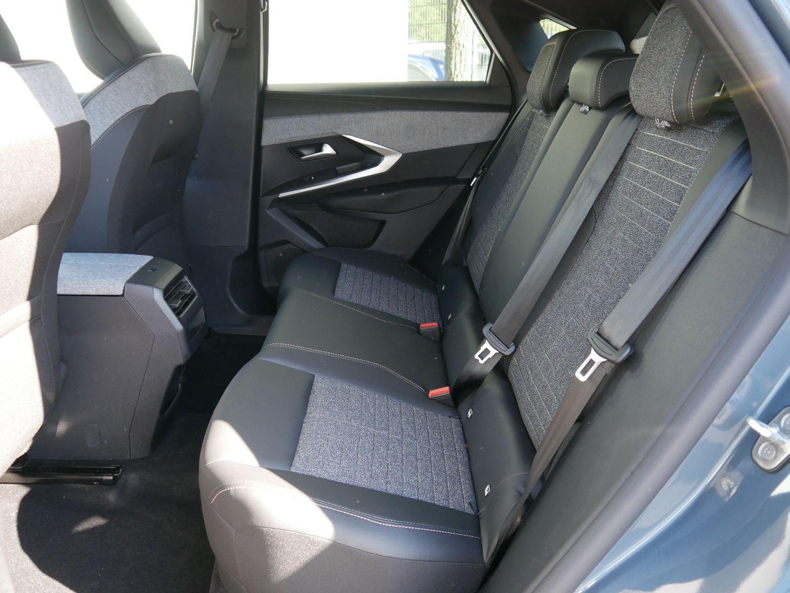 Peugeot 3008 Allure Exclusive HYBRID 145 e-DCS6*NAVI*LED