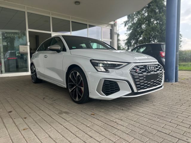 Audi S3 Sportback 2.0 TFSI quattro / TOP / 3,99 %