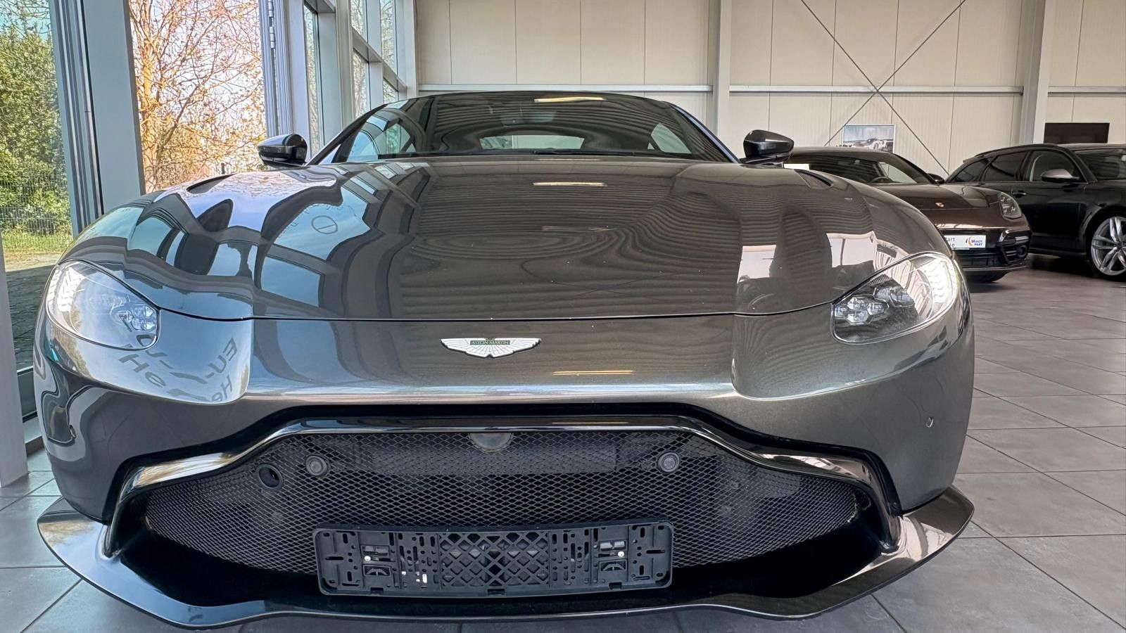 Fahrzeugabbildung Aston Martin V8 Vantage 4.0 V8 voll sehr gepflegt