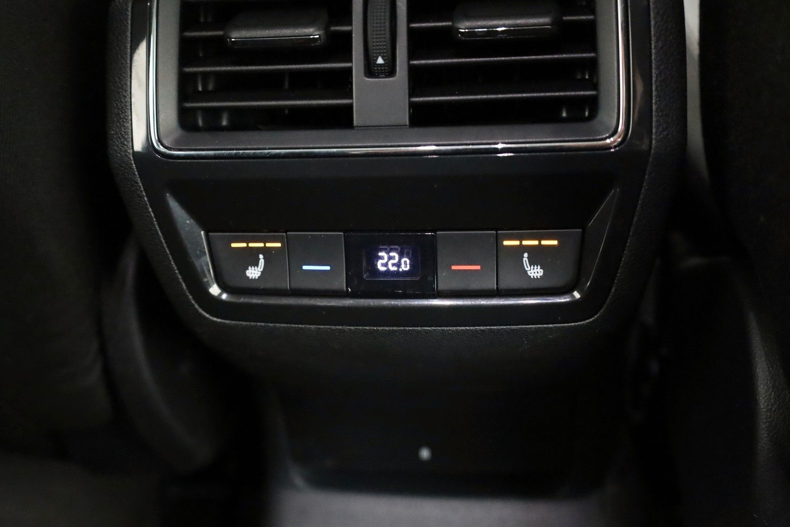 Fahrzeugabbildung SKODA Kodiaq Drive 125 4x4 7 Si,Navi,LED,ACC,AHK,SR+WR