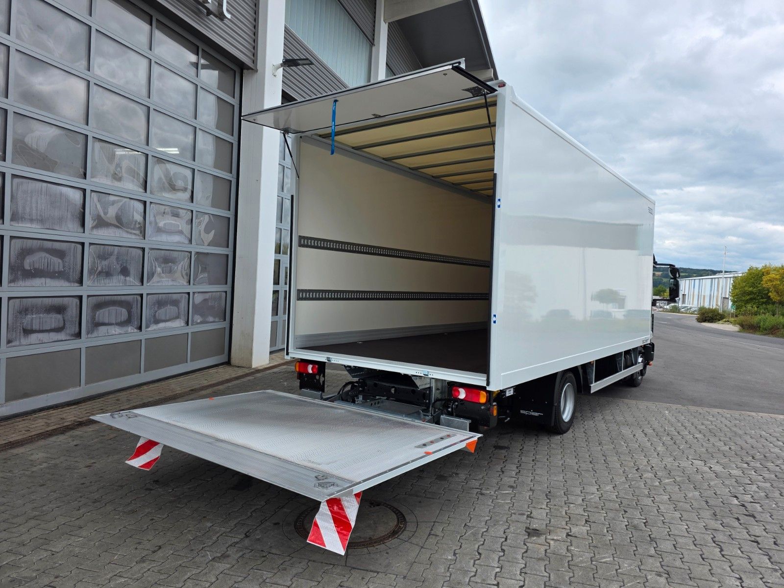 Fahrzeugabbildung Iveco Eurocargo ML75E19/P LBW 1.000kg 3 Sitze Klima