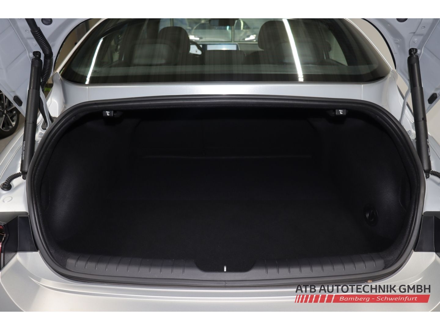 Fahrzeugabbildung Hyundai IONIQ 6 77,4 kWh DYNAMIQ 97,1% SOH Navi LED ACC