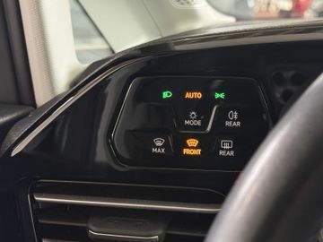 Volkswagen Caddy Maxi eHYBRID DSG STYLE ACC KAM 7SITZ AHK