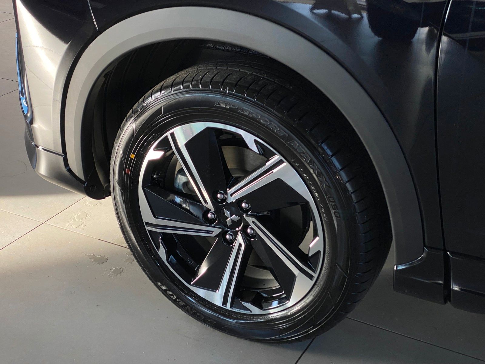 Fahrzeugabbildung Mitsubishi Eclipse Cross Plus Select Paket